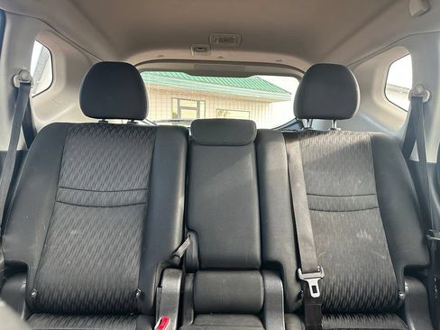 Used 2018 Nissan Rogue S AWD/4WD image 34
