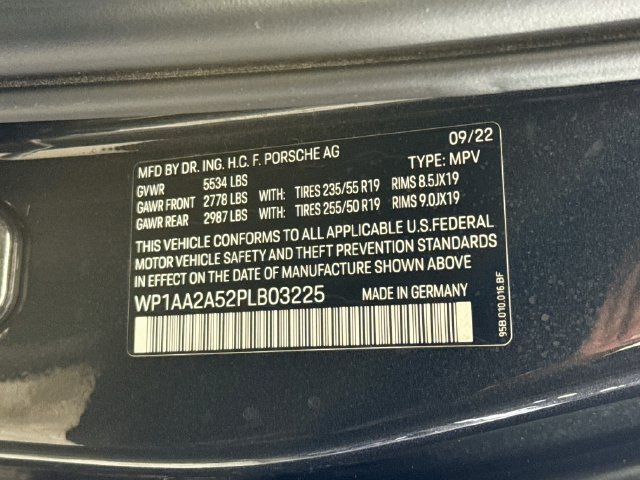 Used 2023 Porsche Macan w/ Premium Package Plus AWD/4WD image 39