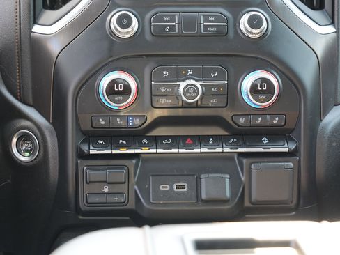 Used 2021 GMC Sierra 1500 AT4 w/ AT4 Value Package AWD/4WD image 25