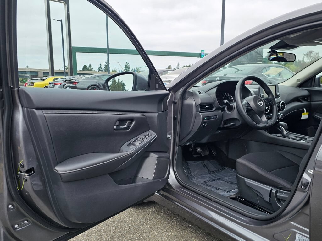 Used 2025 Nissan Sentra S FWD image 22