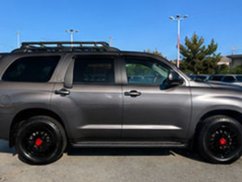 Used 2022 Toyota Sequoia TRD Pro AWD/4WD image 4