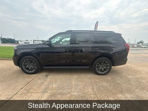 Used 2026 Ford Expedition Platinum w/ Stealth Appearance Package AWD/4WD image 6