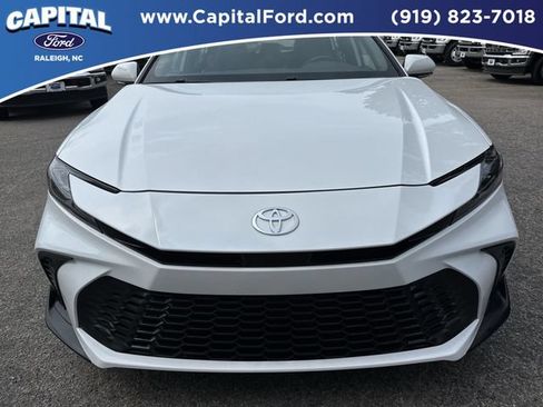 Used 2025 Toyota Camry SE w/ Convenience Package FWD image 10