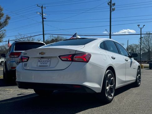 Used 2021 Chevrolet Malibu LT FWD image 4