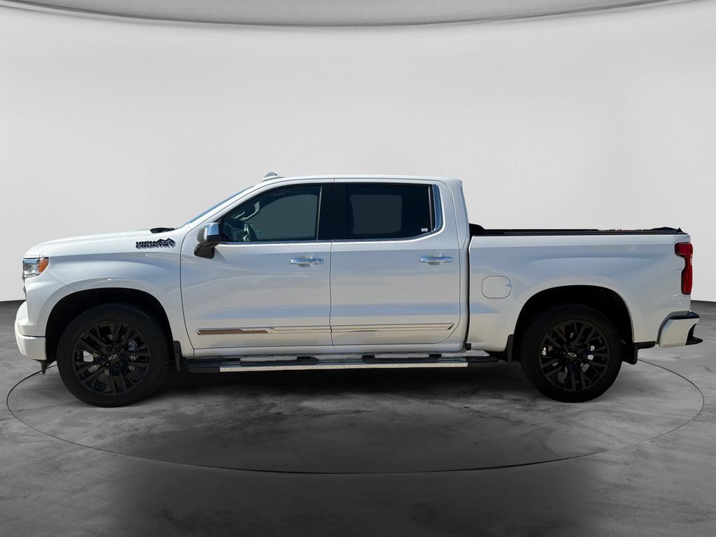 Used 2022 Chevrolet Silverado 1500 High Country w/ High Country Premium Package AWD/4WD image 6