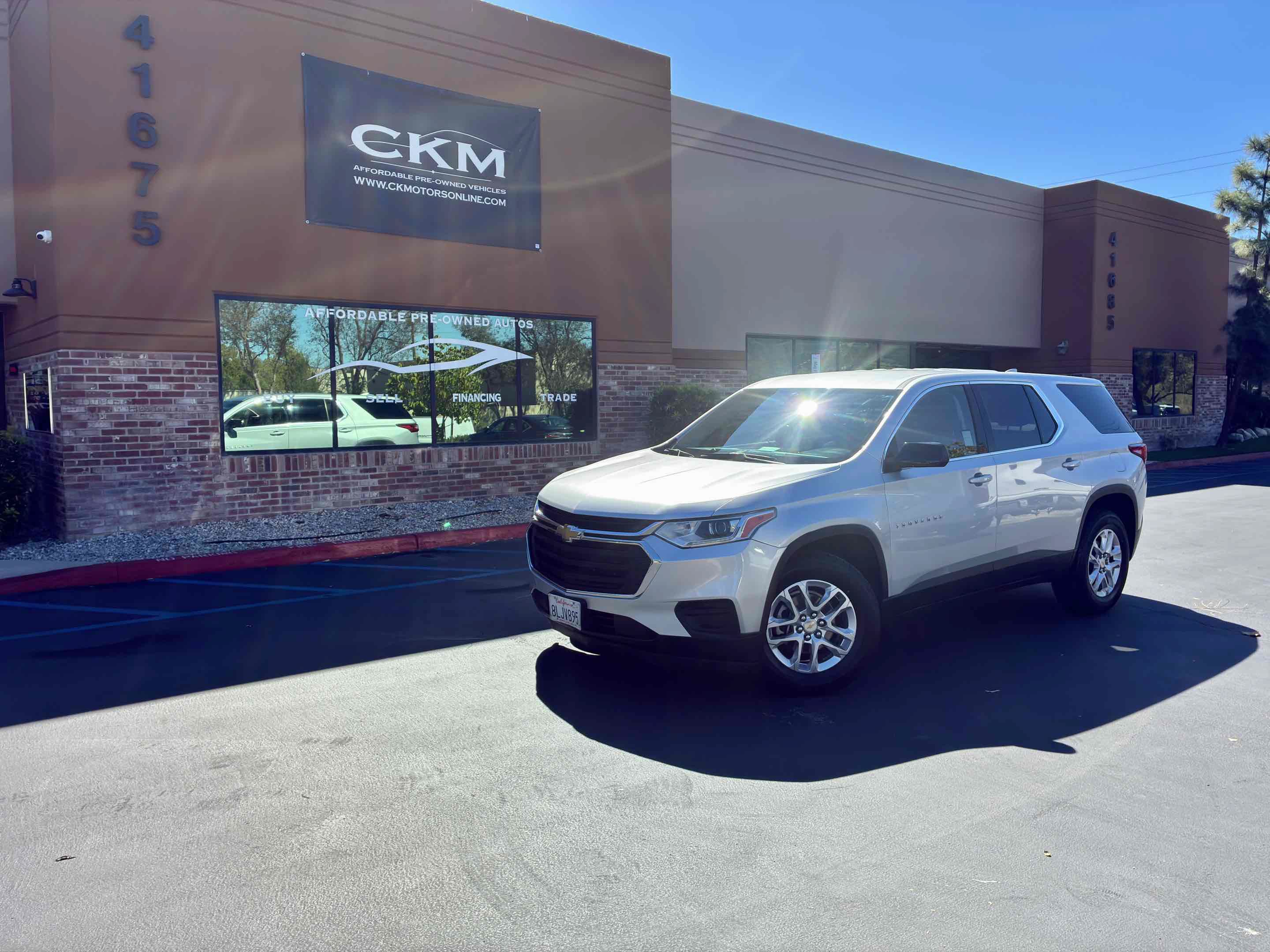 Used 2020 Chevrolet Traverse LS FWD image 2