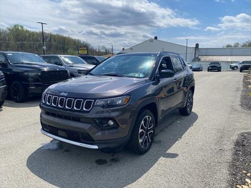 Certified 2023 Jeep Compass Limited w/ Sun and Sound Group image 5
