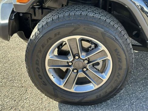 Used 2022 Jeep Wrangler Unlimited Sahara w/ Cold Weather Group image 8