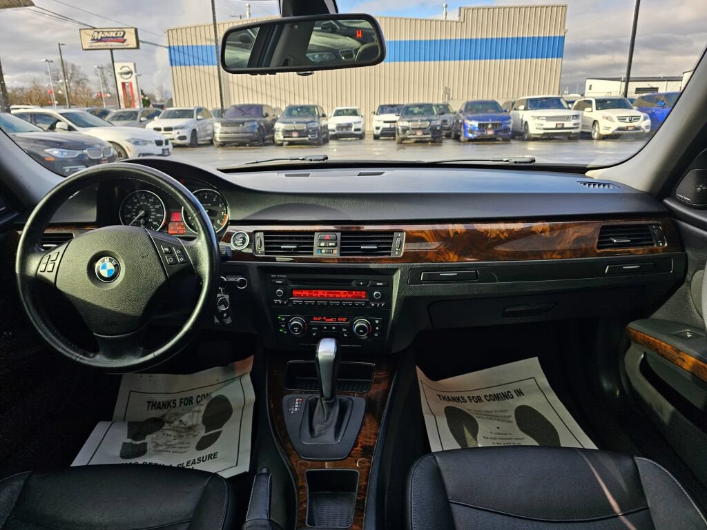 Used 2011 BMW 335i xDrive Sedan AWD/4WD image 13