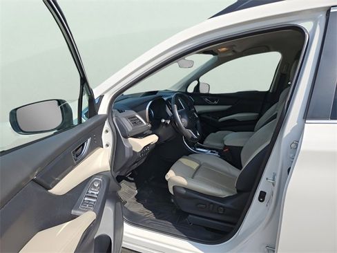 Used 2022 Subaru Ascent Limited image 8