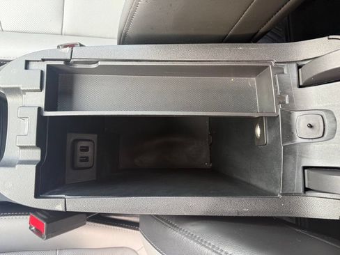 Used 2018 Chevrolet Equinox Premier FWD image 42