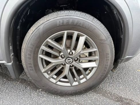 Used 2021 Nissan Rogue S FWD image 10