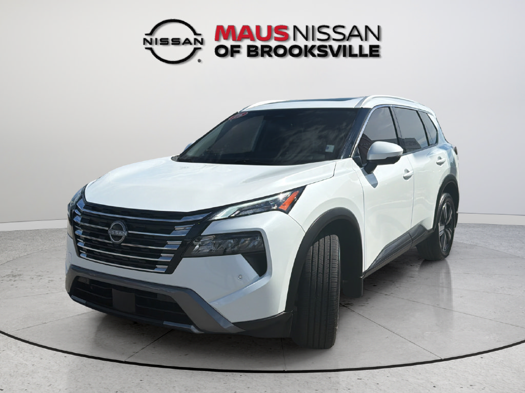 Certified 2025 Nissan Rogue SL w/ SL Premium Package FWD image 4