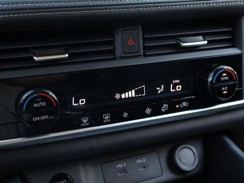 Certified 2025 Nissan Rogue SV AWD/4WD image 13