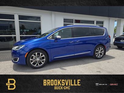 Used 2020 Chrysler Pacifica Limited w/ Tire & Wheel Group