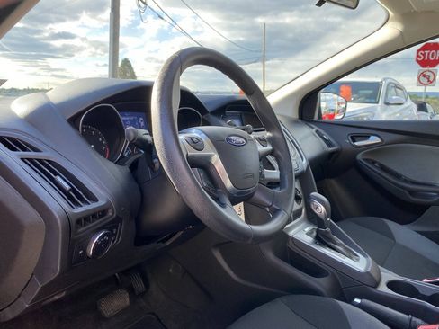 Used 2012 Ford Focus SE FWD image 10