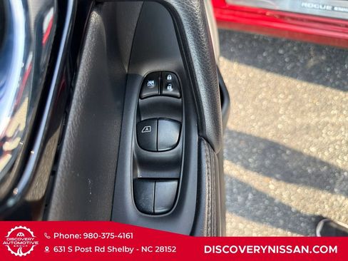 Certified 2019 Nissan Rogue Sport SV w/ Technology Package FWD image 11