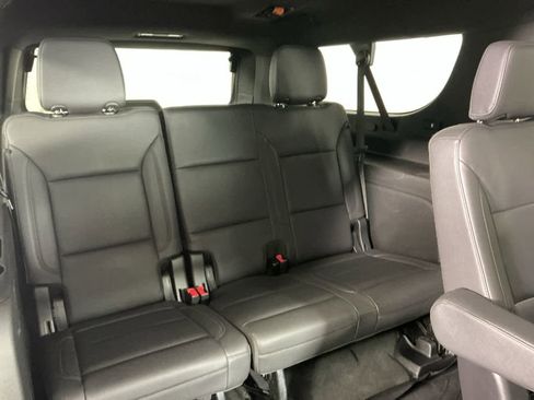 Used 2024 Chevrolet Suburban Z71 w/ Luxury Package image 6