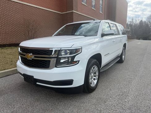 Used 2015 Chevrolet Suburban LT image 1