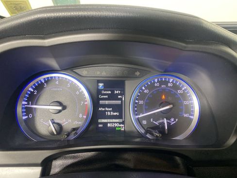 Used 2018 Toyota Highlander SE image 12