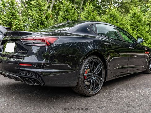 Used 2022 Maserati Quattroporte Trofeo RWD image 8