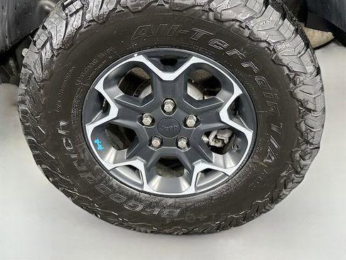 Used 2023 Jeep Wrangler Unlimited Rubicon 4xe w/ Cold Weather Group AWD/4WD image 32
