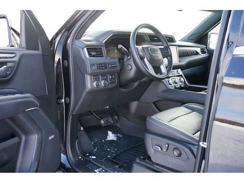 Used 2023 GMC Yukon Denali w/ Max Trailering Package image 13