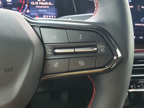 Used 2024 Chevrolet Traverse RS w/ LPO, Floor Liner Package FWD image 20