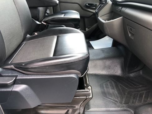 Used 2020 Ford Transit 250 Medium Roof RWD image 23