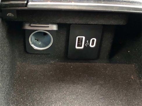 Used 2023 Lincoln Corsair FWD image 28