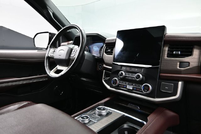 Used 2024 Ford Expedition Limited AWD/4WD image 15