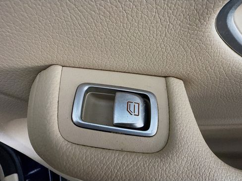 Used 2019 Mercedes-Benz GLC 350e 4MATIC image 31