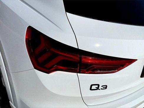 Used 2025 Audi Q3 2.0T Premium w/ Convenience Package image 32