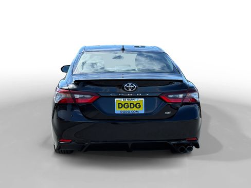 Used 2024 Toyota Camry SE FWD image 4