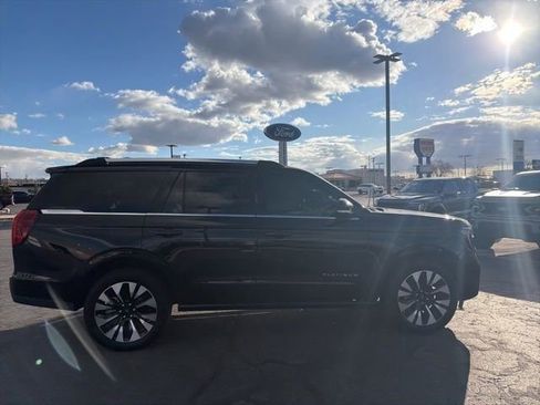 Used 2025 Ford Expedition Platinum w/ Driver's Package image 5