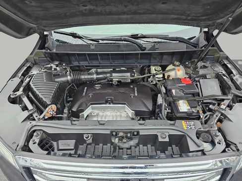 Used 2017 GMC Acadia SLE image 18