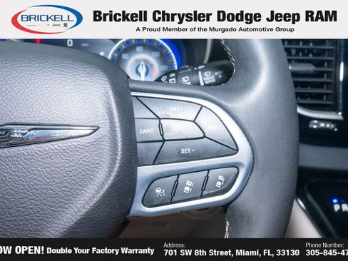 Used 2022 Chrysler Pacifica Touring-L FWD image 27