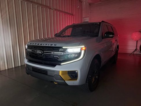 Used 2026 Ford Expedition Tremor AWD/4WD image 8