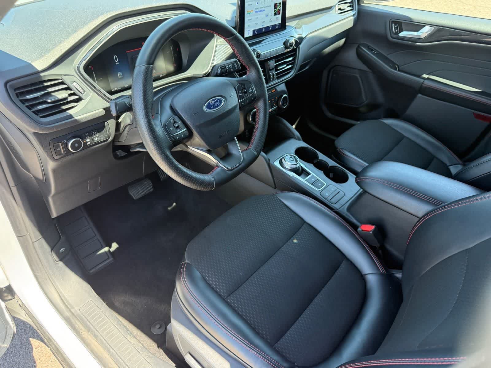 Used 2025 Ford Escape ST-Line Select AWD/4WD image 13