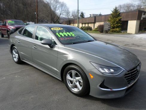 Used 2022 Hyundai Sonata SE image 1