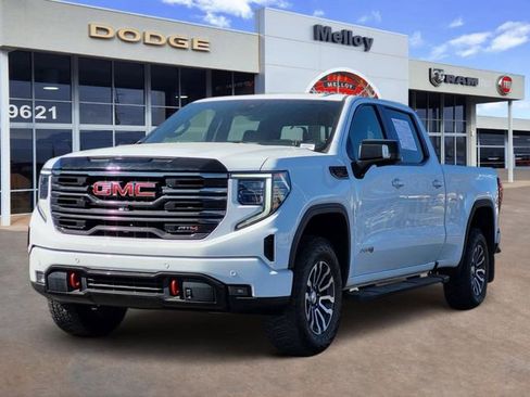 Used 2022 GMC Sierra 1500 AT4 w/ Technology Package image 2