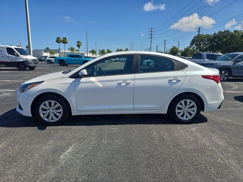 Used 2022 Hyundai Accent SE FWD image 6