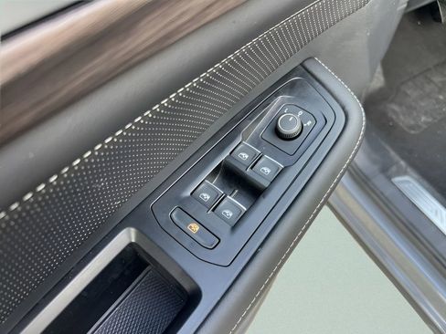 Certified 2025 Volkswagen Atlas SEL image 13