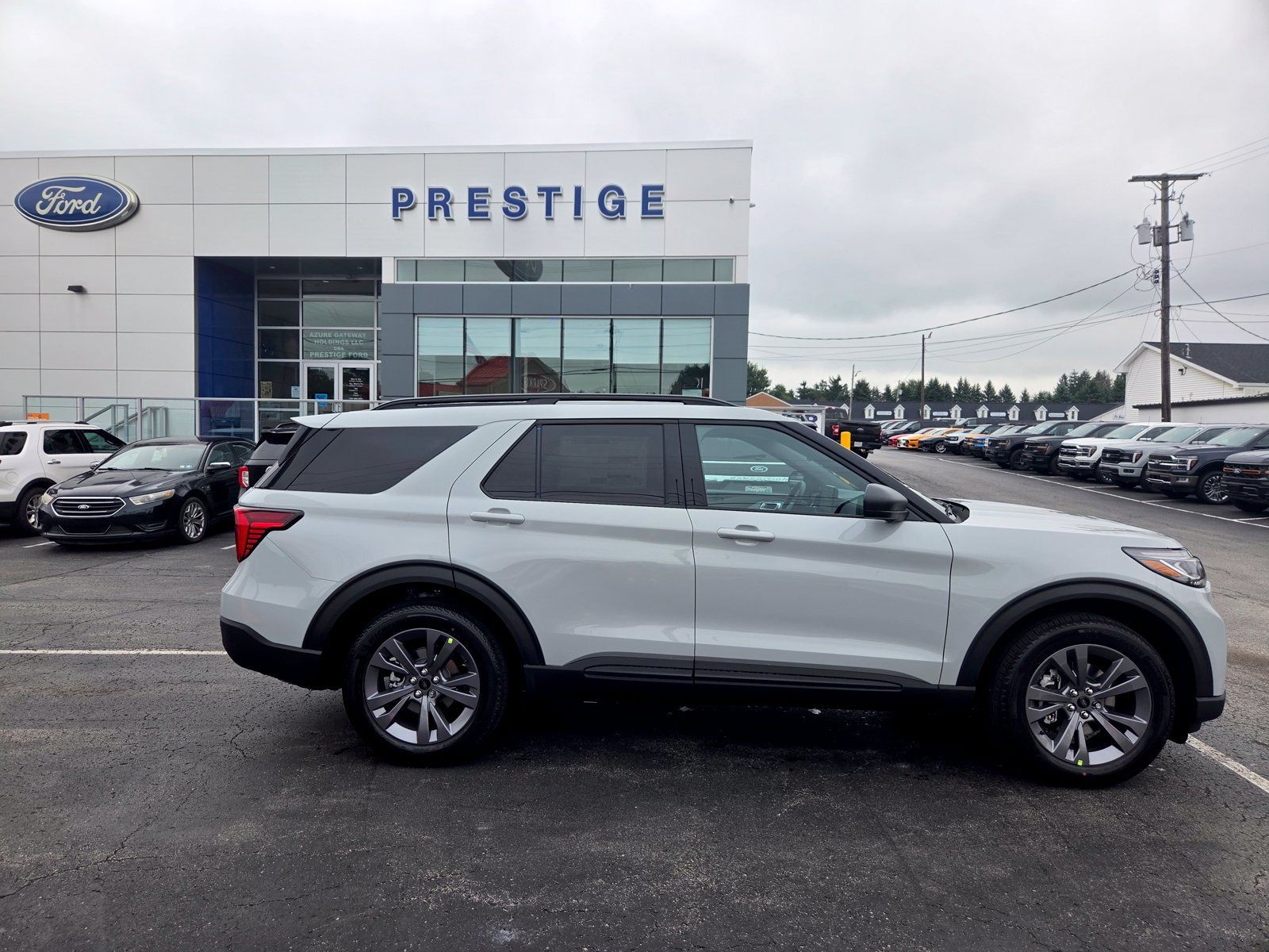 New 2027 Ford Explorer Active w/ Active Comfort Package AWD/4WD image 2