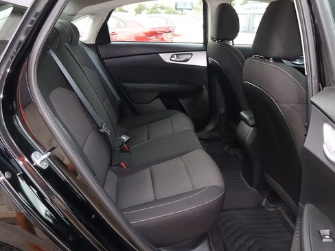 Used 2023 Kia Forte LXS image 19