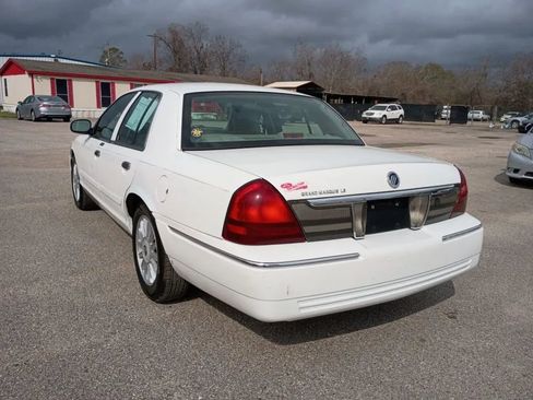 Used 2010 Mercury Grand Marquis LS image 3