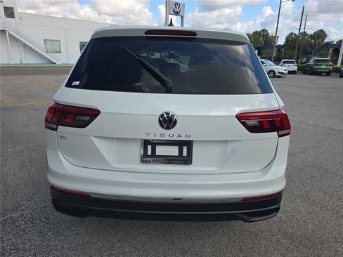 Used 2023 Volkswagen Tiguan SE FWD image 4
