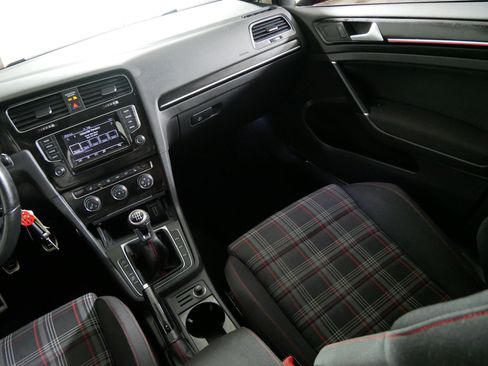 Used 2015 Volkswagen GTI S FWD image 11