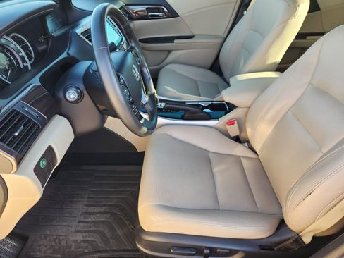 Used 2017 Honda Accord EX-L image 14