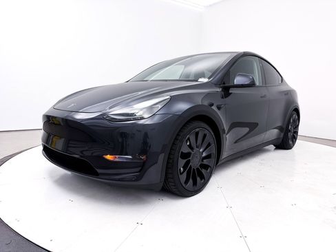 Used 2024 Tesla Model Y Performance image 12